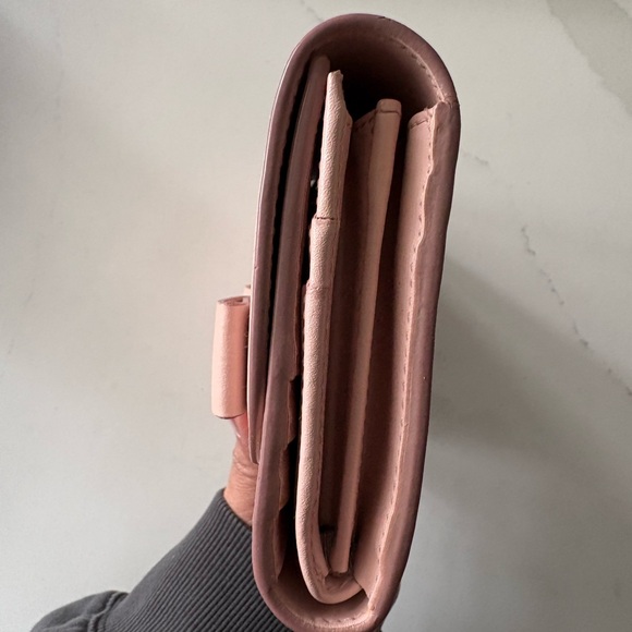 Salvatore Ferragamo Pink Leather Vara Bow Continental Wallet - Picture 4 of 10